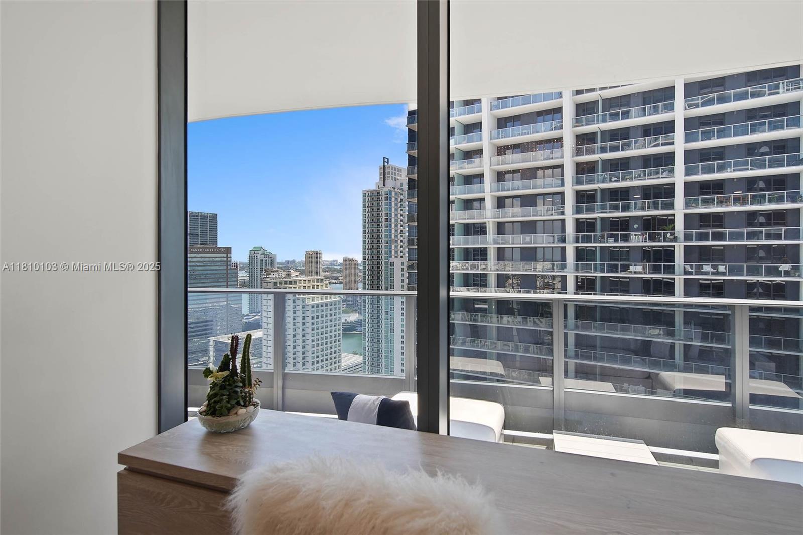 1000 Brickell Plz # 4209