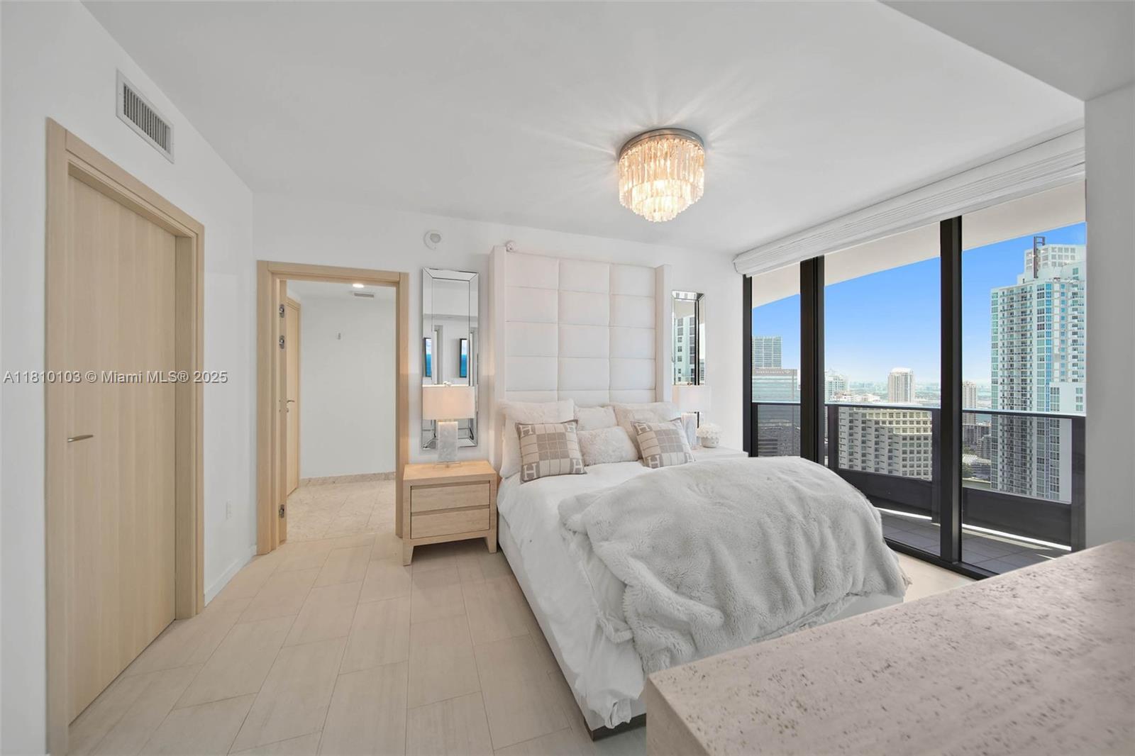 1000 Brickell Plz # 4209