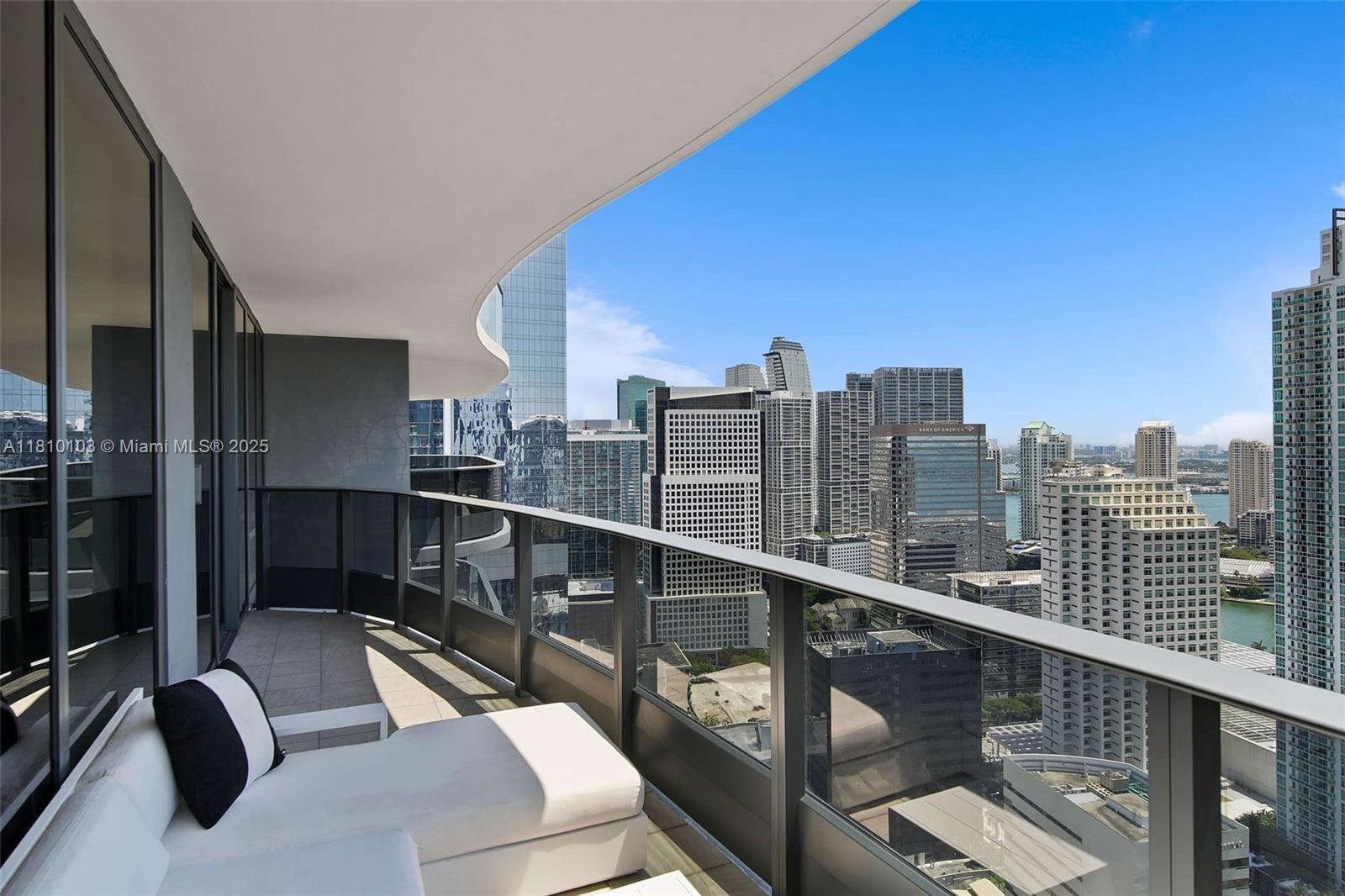 1000 Brickell Plz # 4209