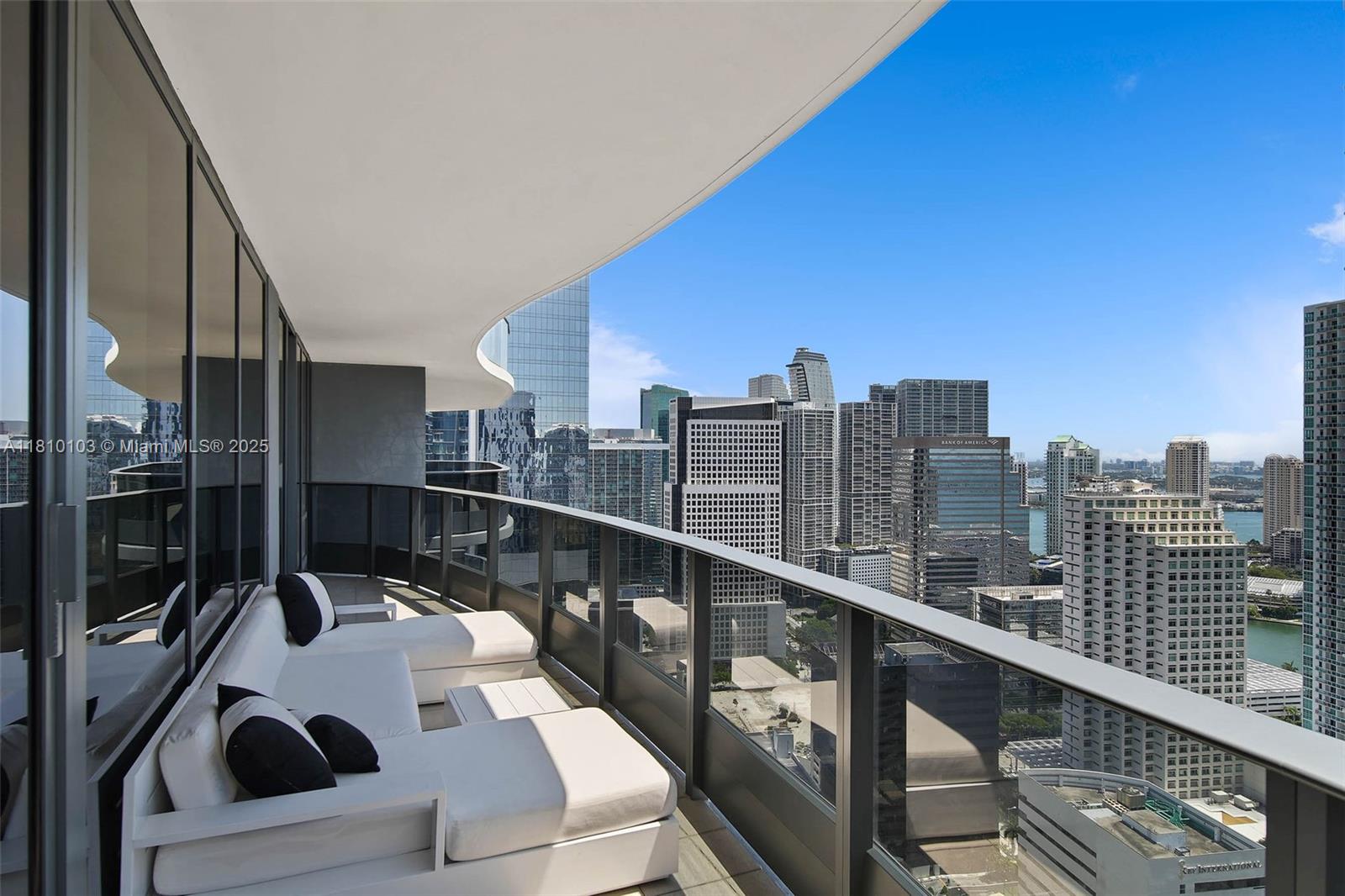 1000 Brickell Plz # 4209