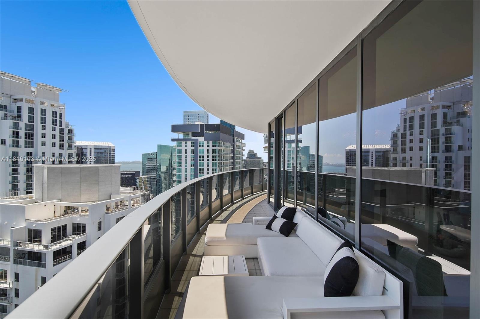1000 Brickell Plz # 4209