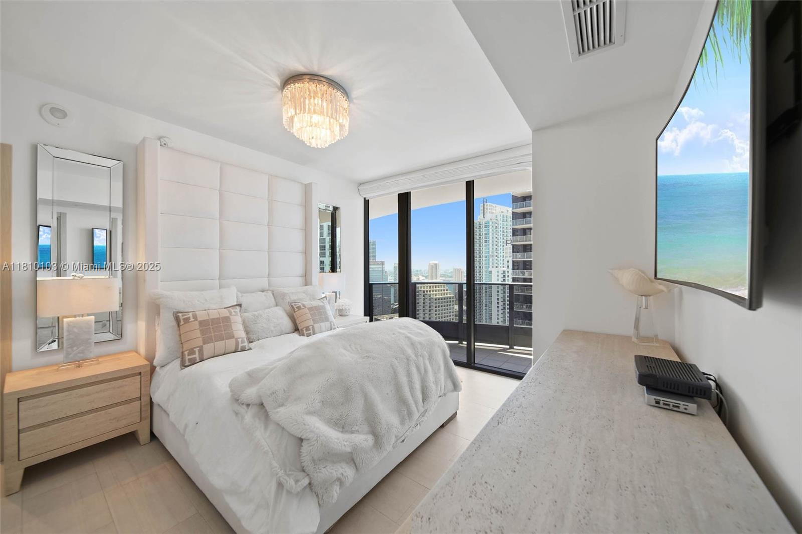 1000 Brickell Plz # 4209