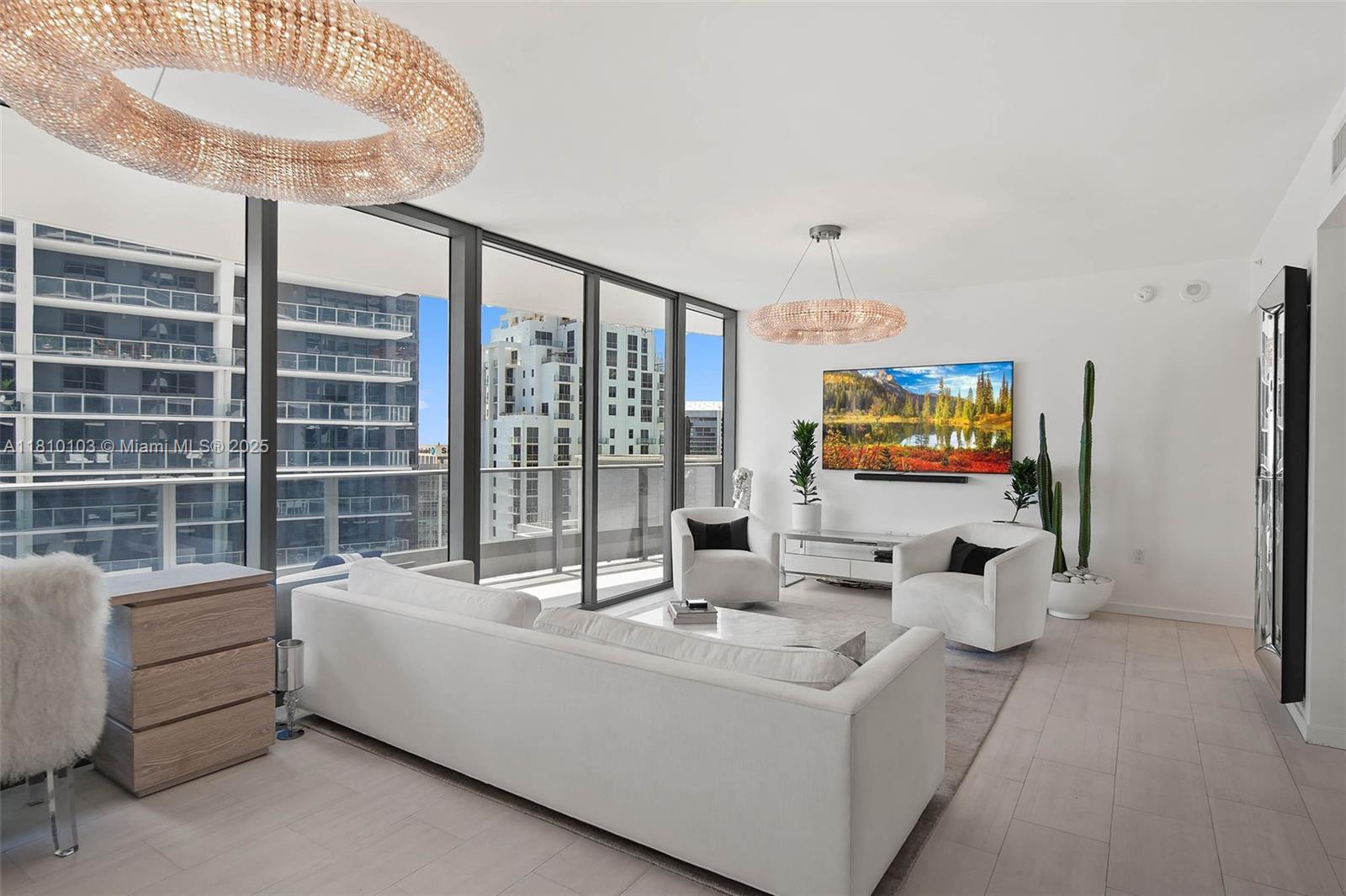 1000 Brickell Plz # 4209