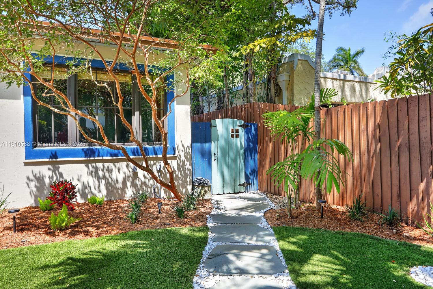 2527 Inagua Ave