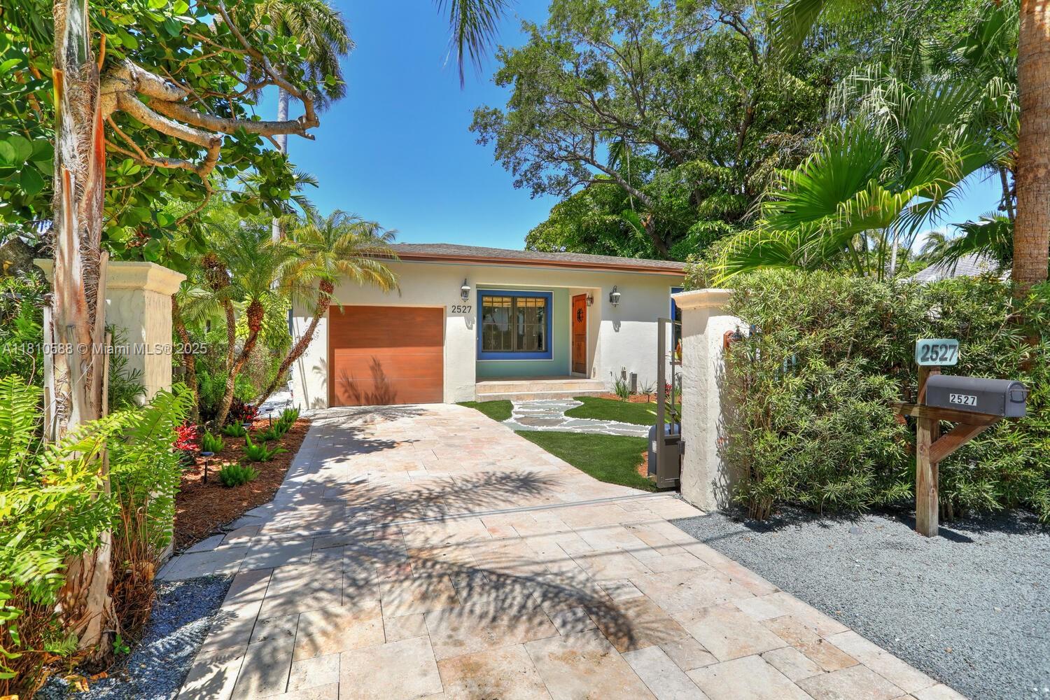2527 Inagua Ave