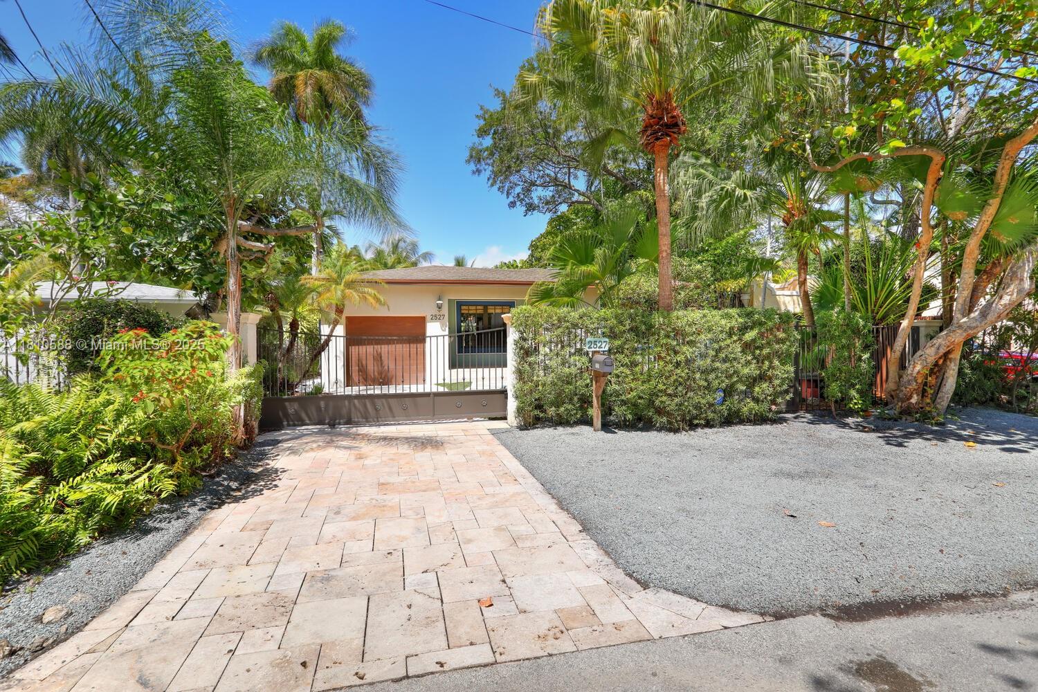 2527 Inagua Ave