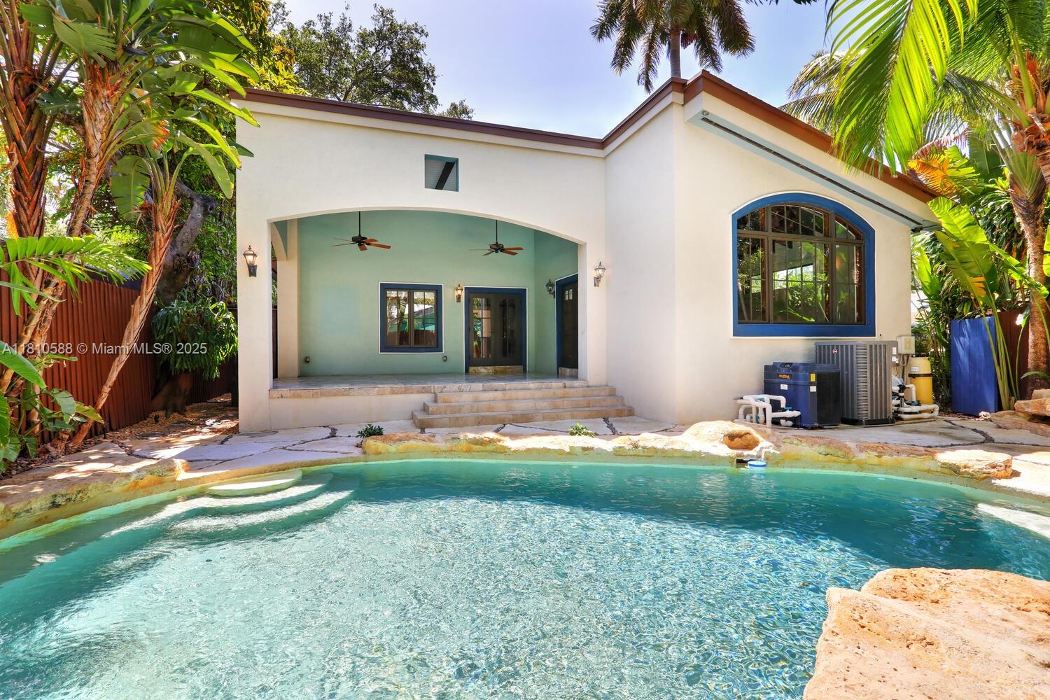 2527 Inagua Ave
