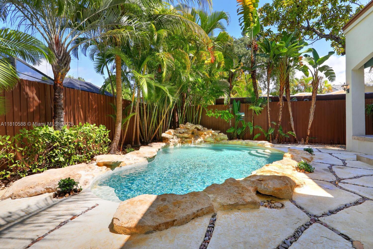 2527 Inagua Ave