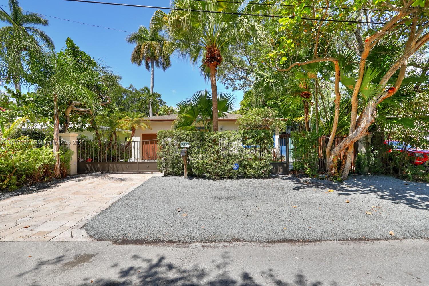 2527 Inagua Ave