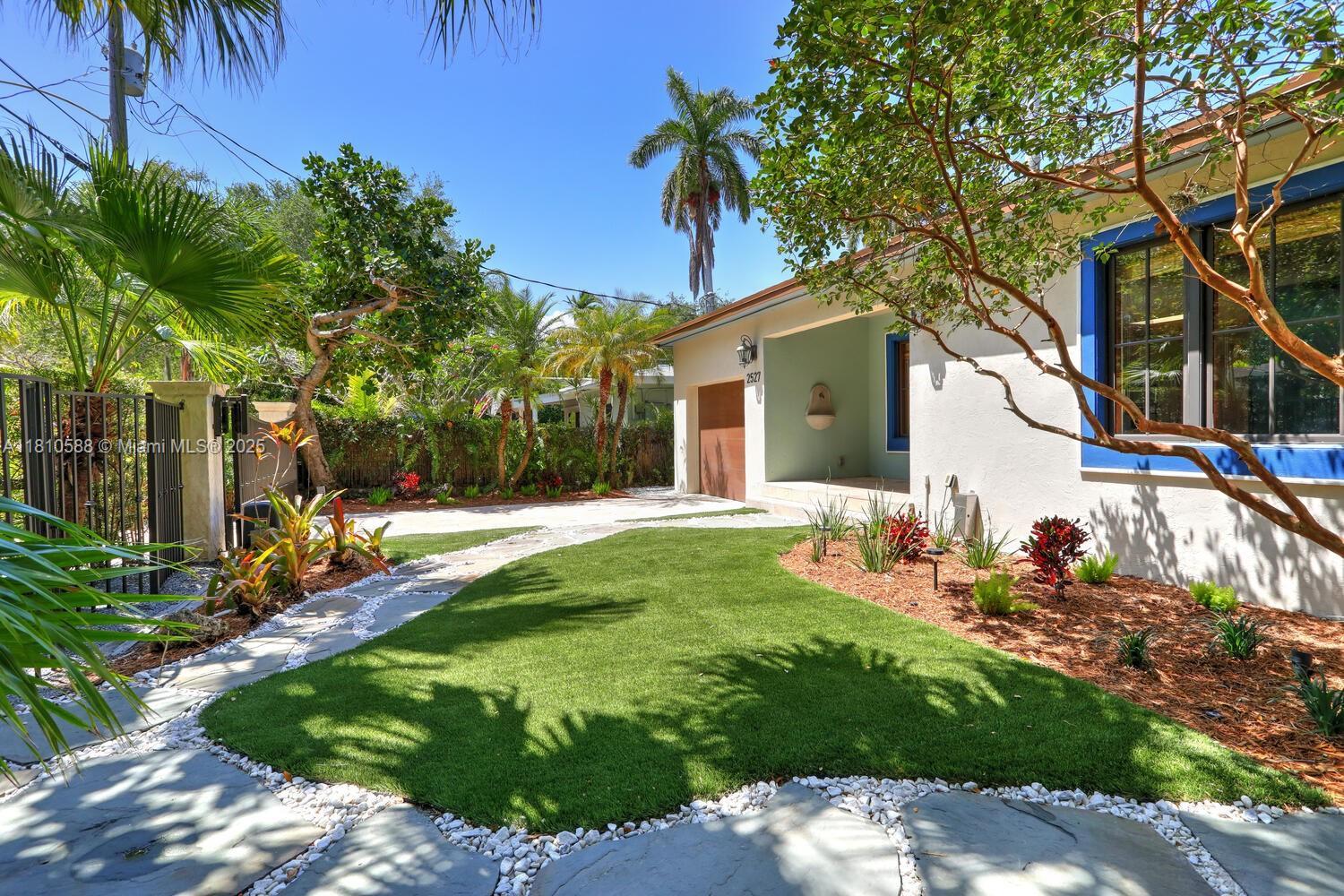 2527 Inagua Ave