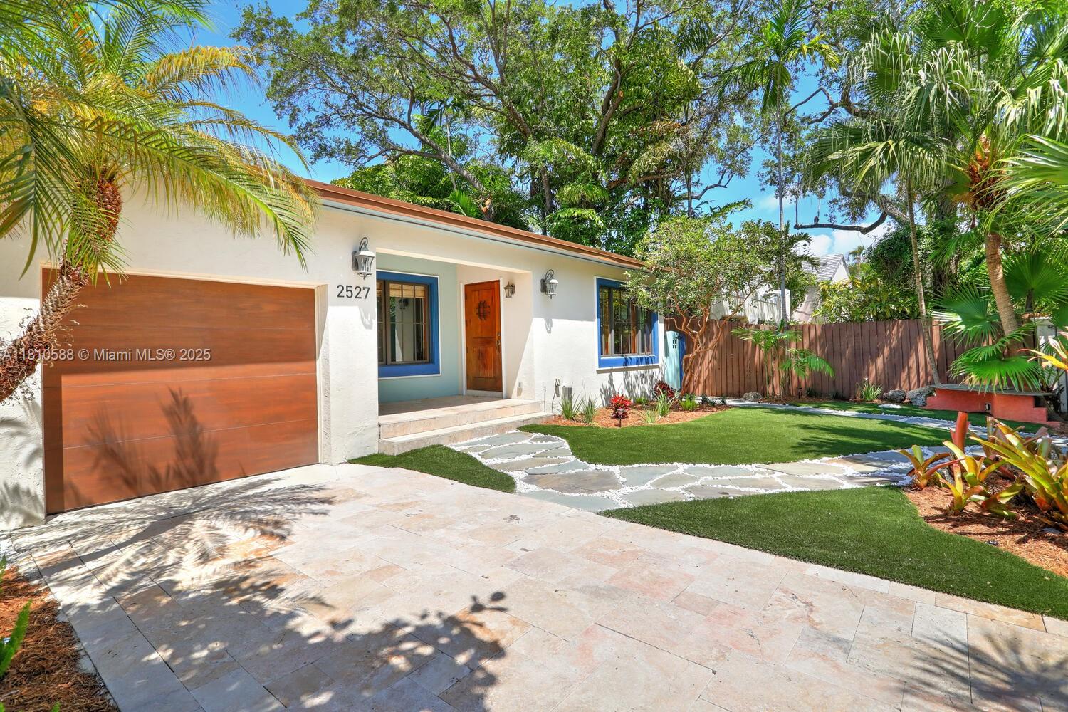 2527 Inagua Ave