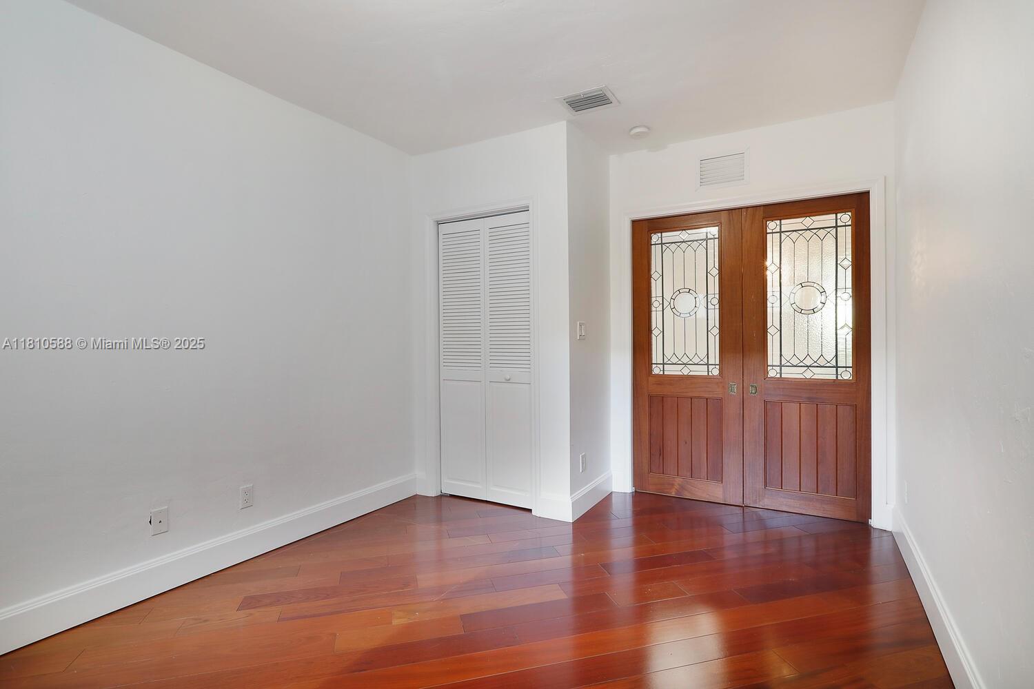 2527 Inagua Ave