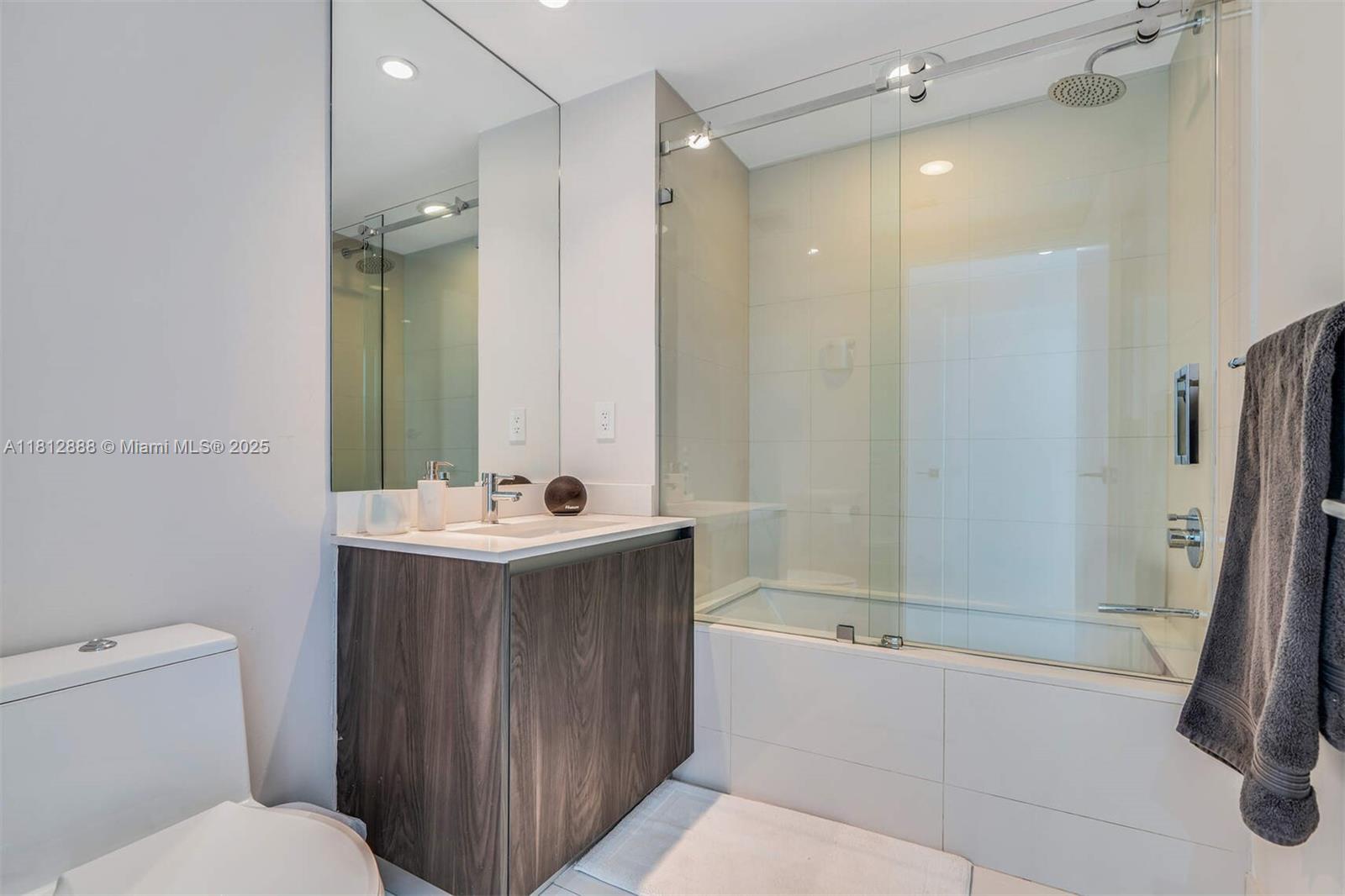 3131 NE 7th Ave # 2503