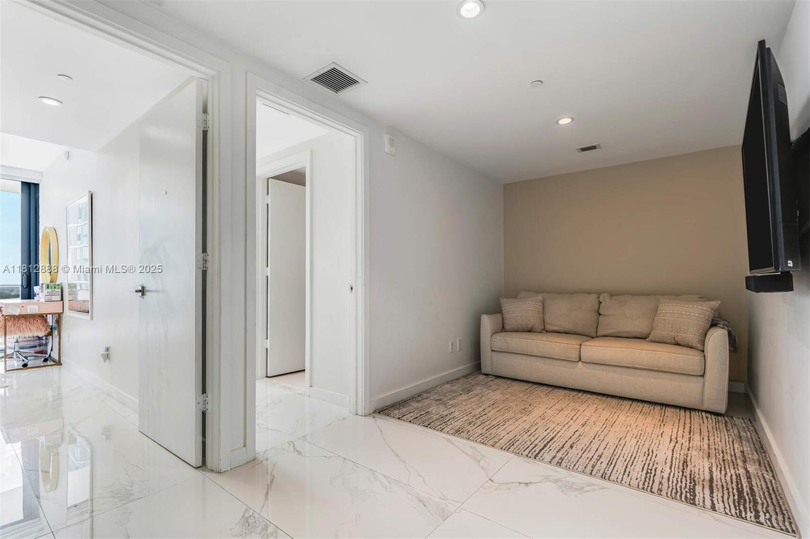 3131 NE 7th Ave # 2503