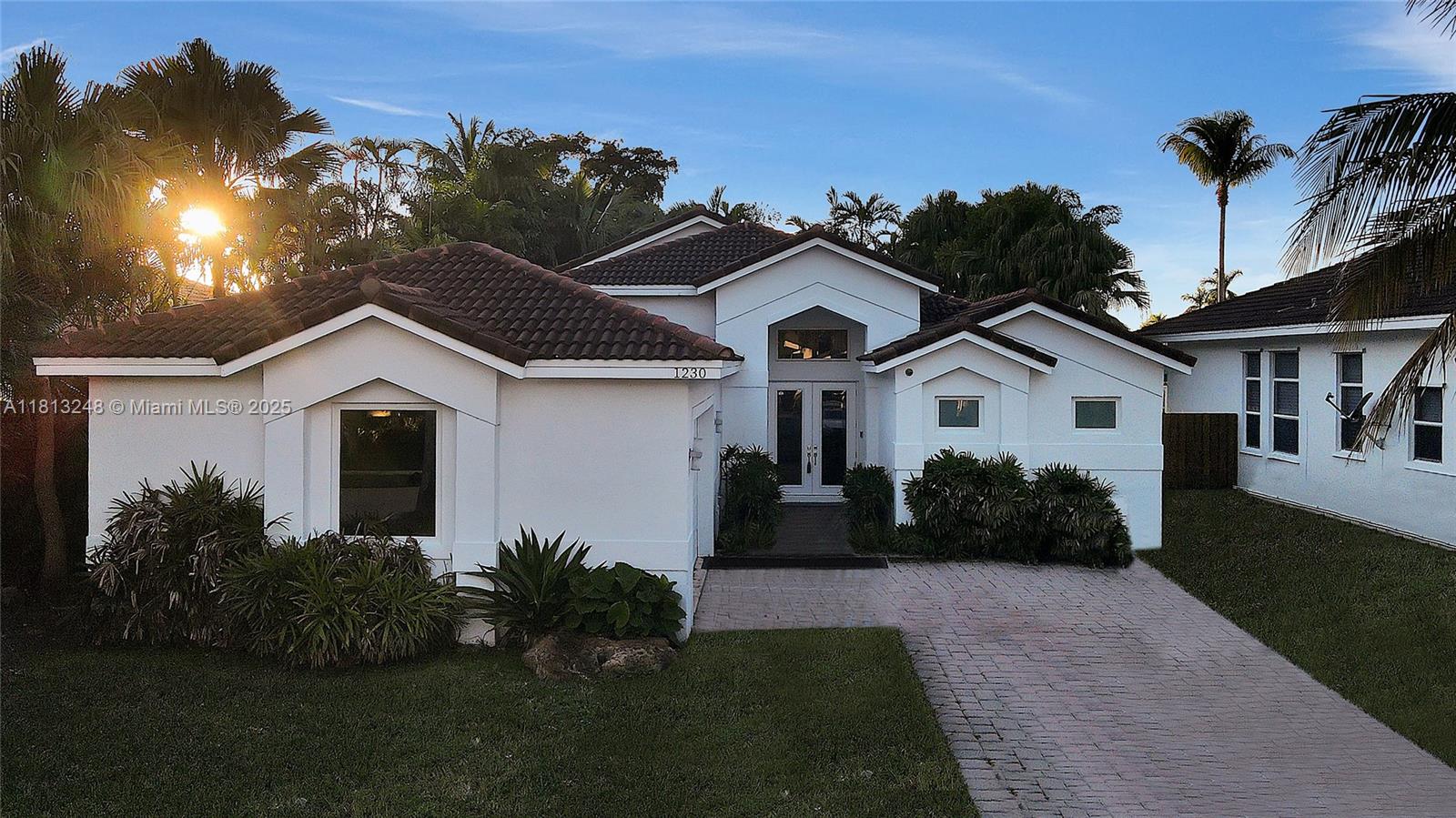 1230 S 13th Ave