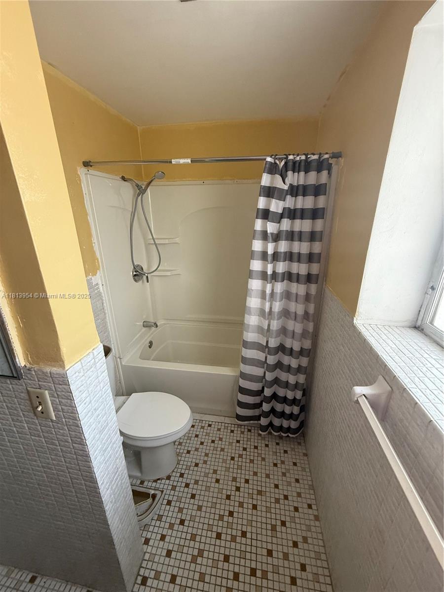 7193-7195 Pembroke Rd