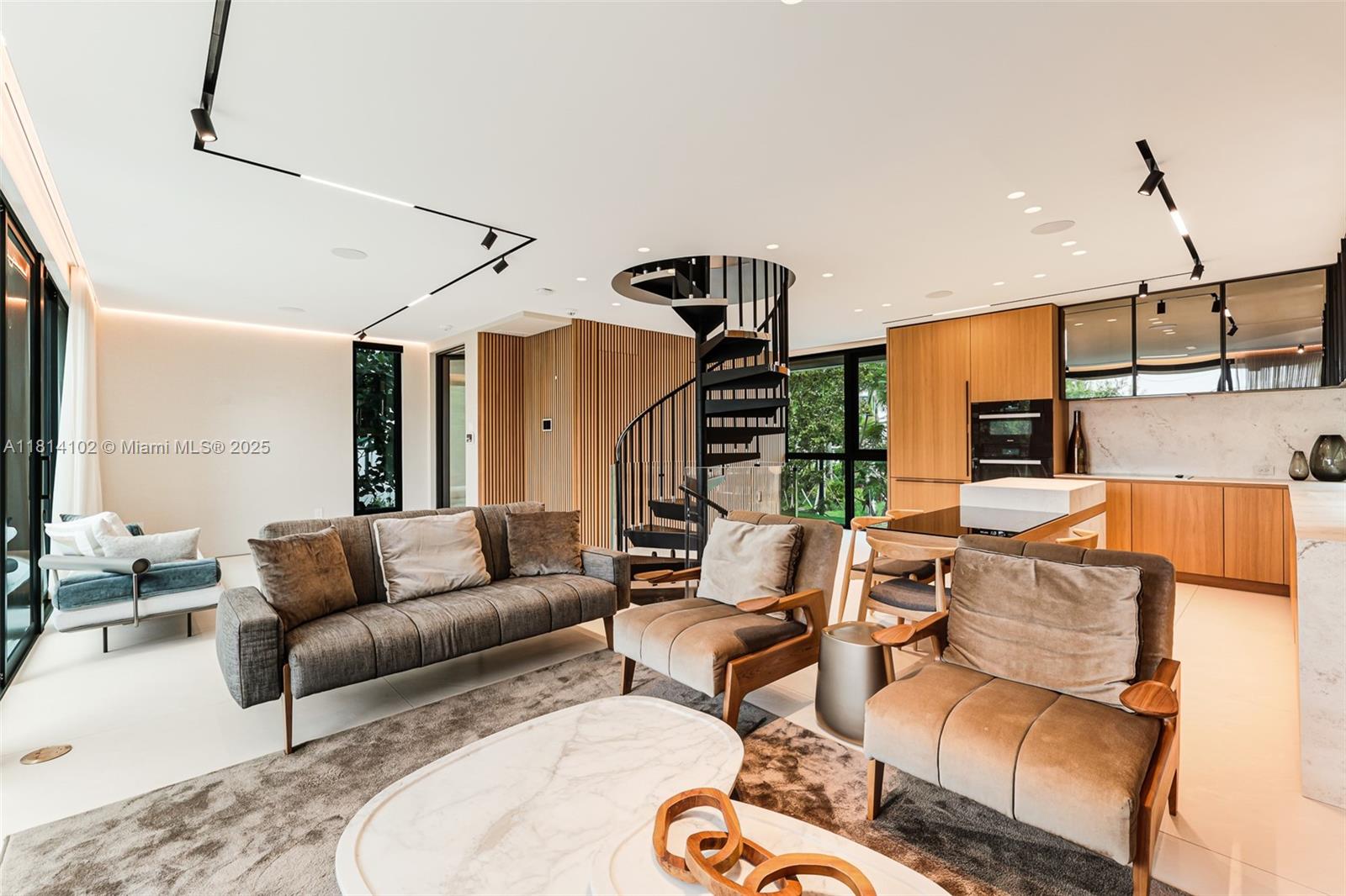 288 Palm Ave