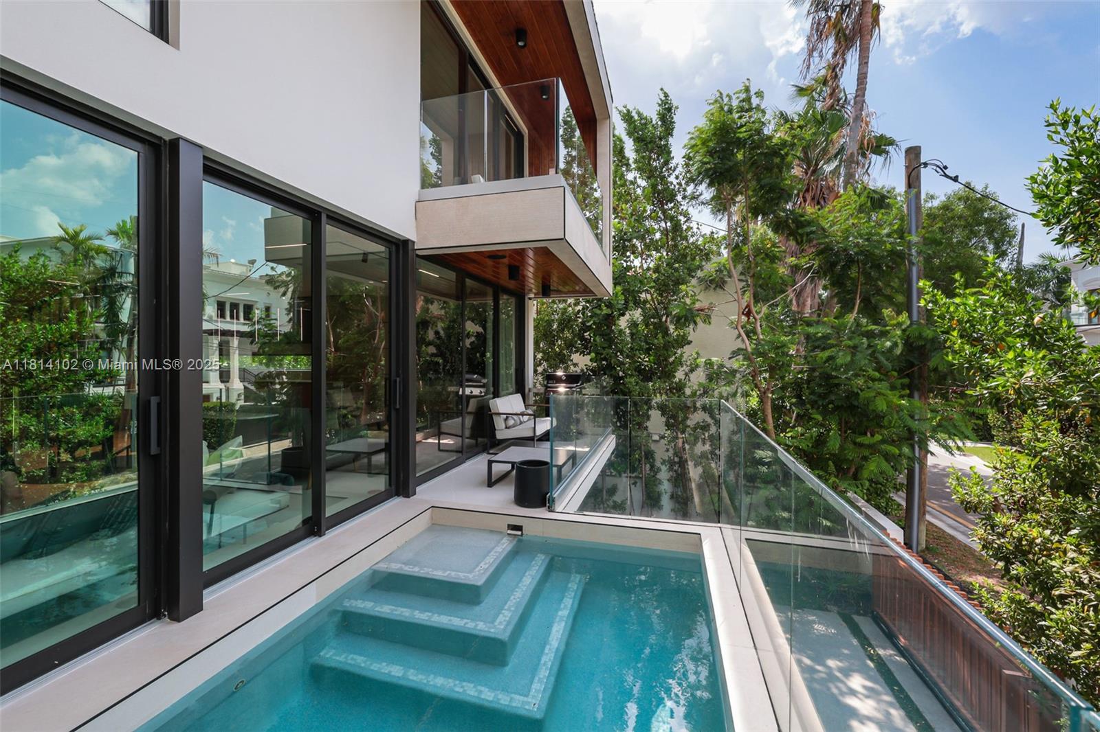 288 Palm Ave