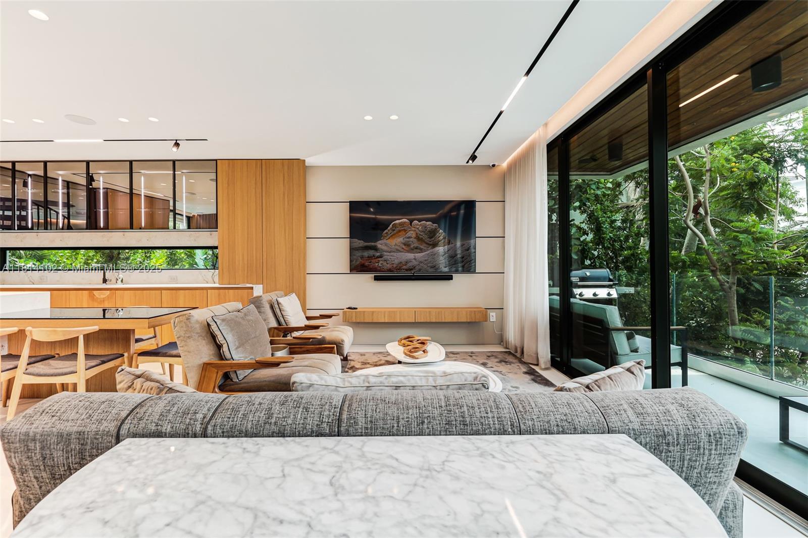 288 Palm Ave