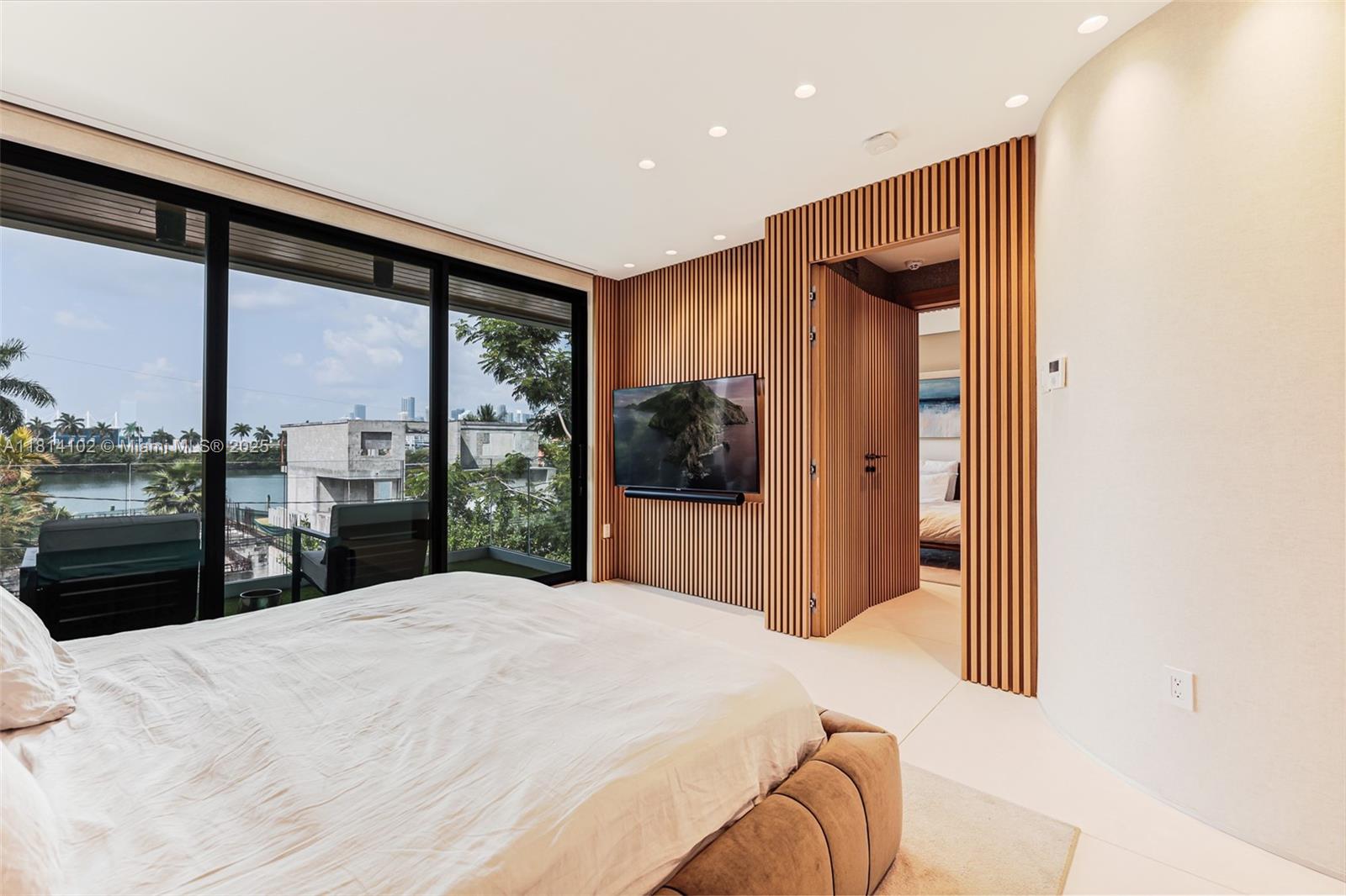 288 Palm Ave
