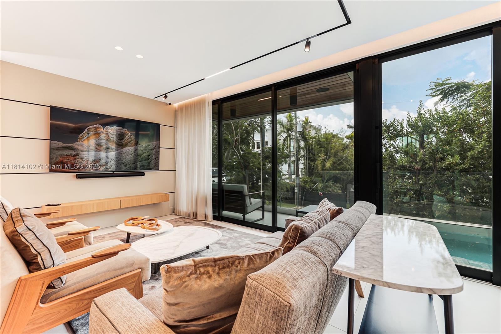 288 Palm Ave
