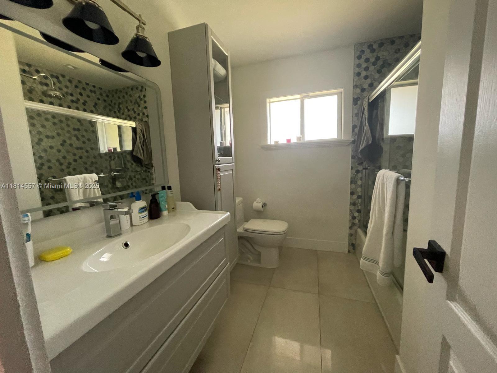 5775 SW 80th St # 5775