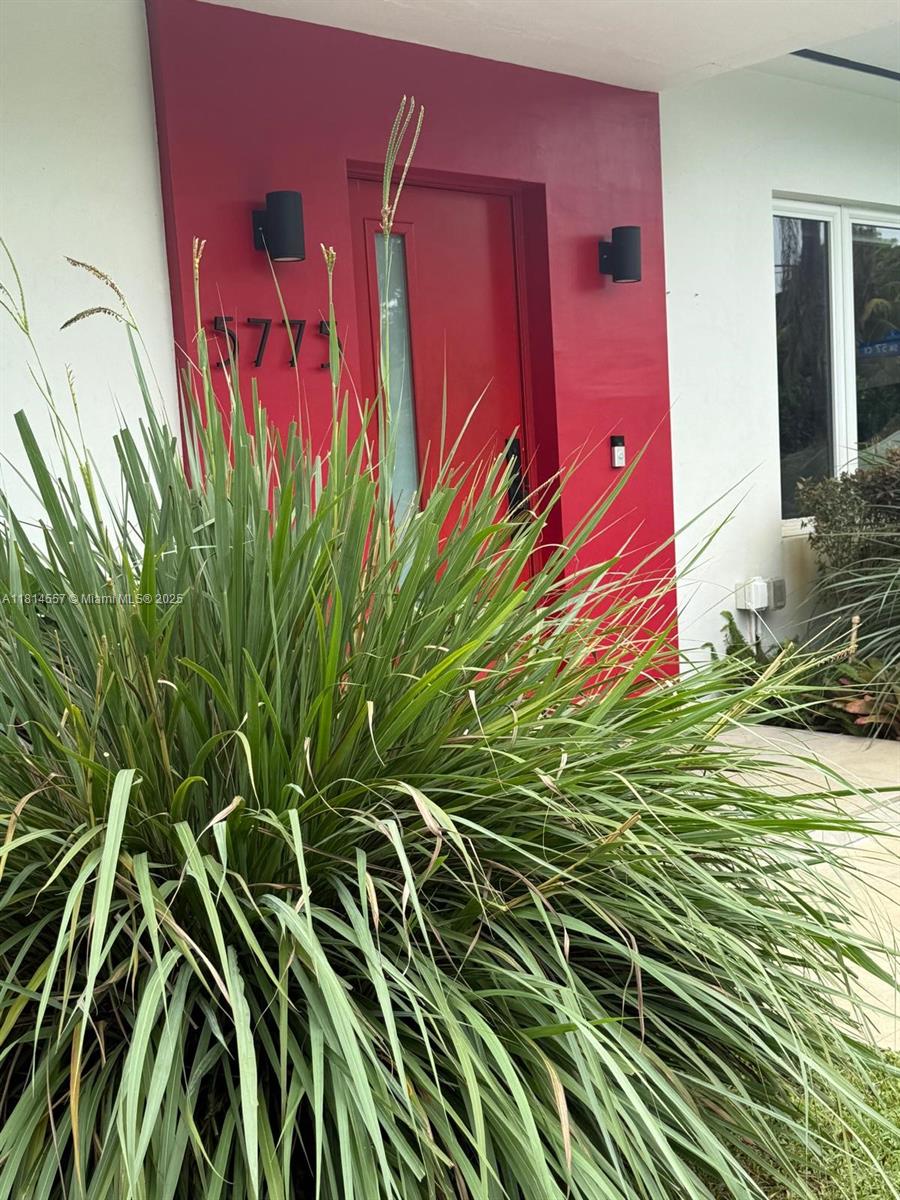 5775 SW 80th St # 5775