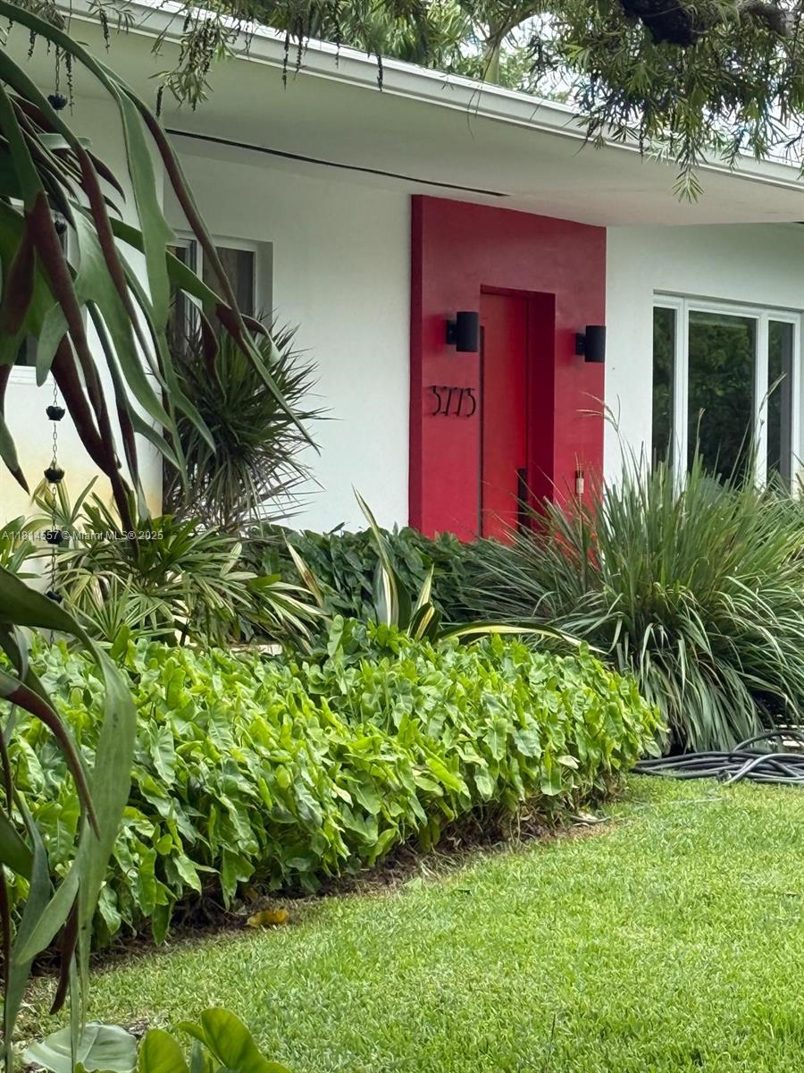 5775 SW 80th St # 5775