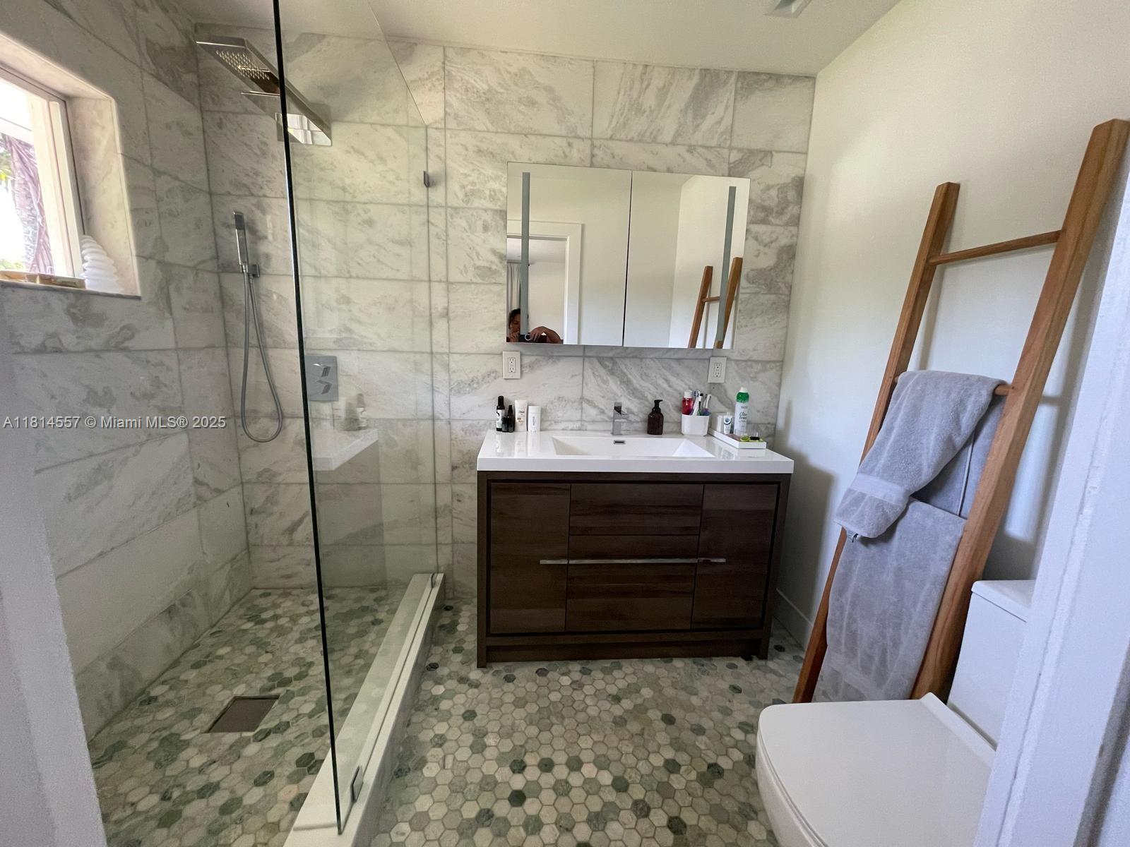 5775 SW 80th St # 5775