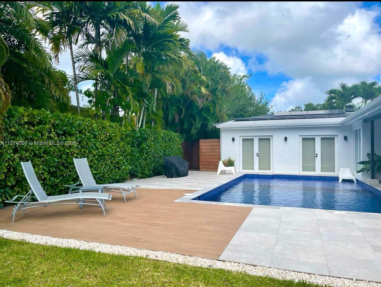 5775 SW 80th St # 5775