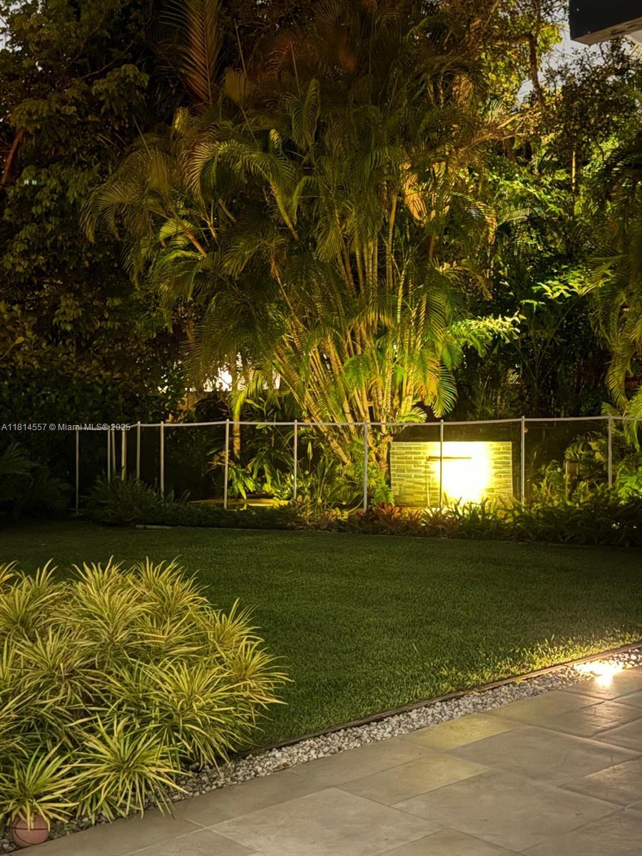 5775 SW 80th St # 5775