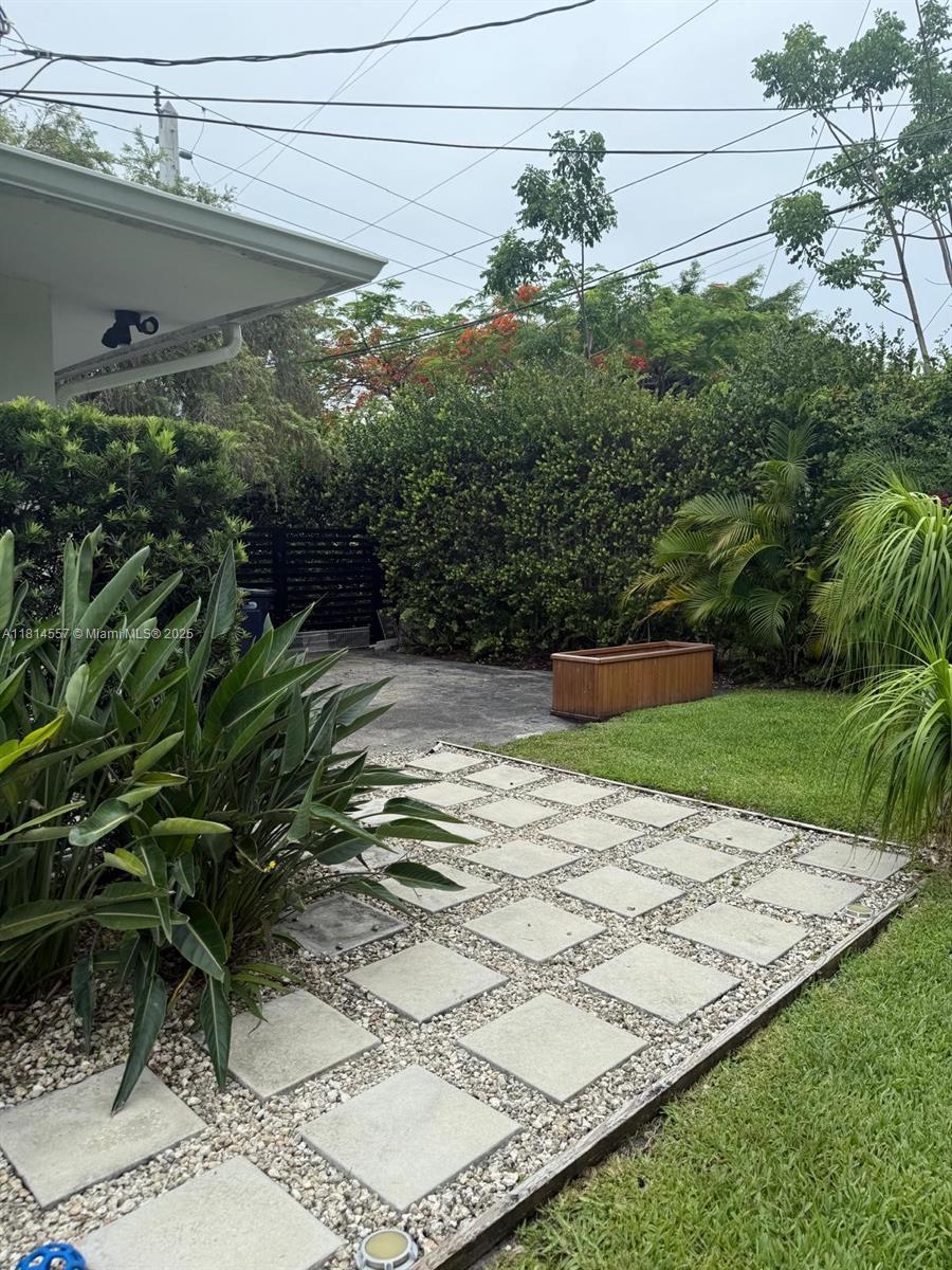 5775 SW 80th St # 5775