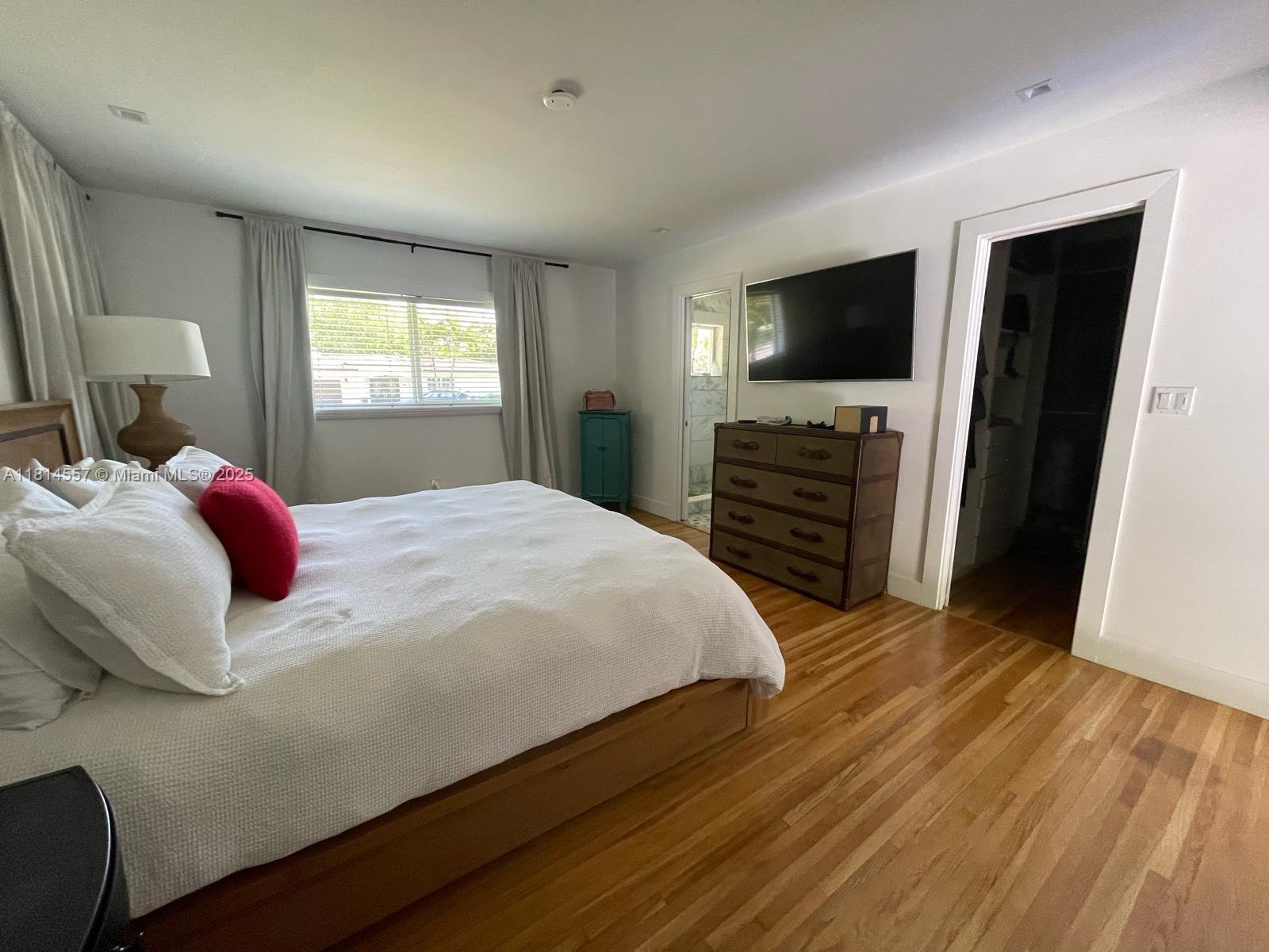 5775 SW 80th St # 5775