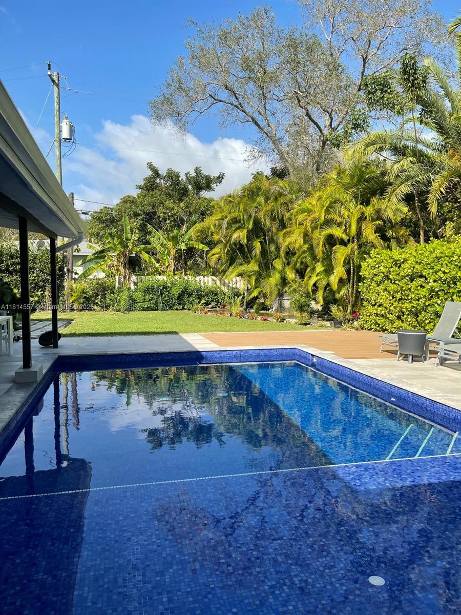 5775 SW 80th St # 5775