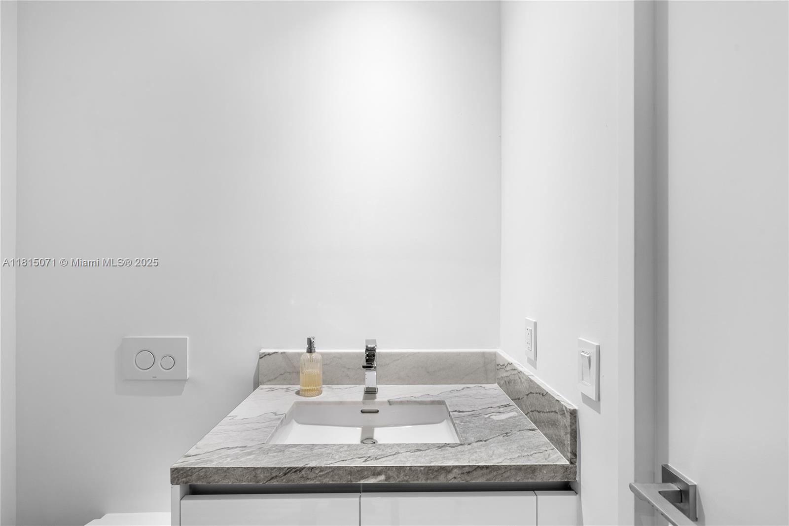 700 NE 26th Ter # 1106