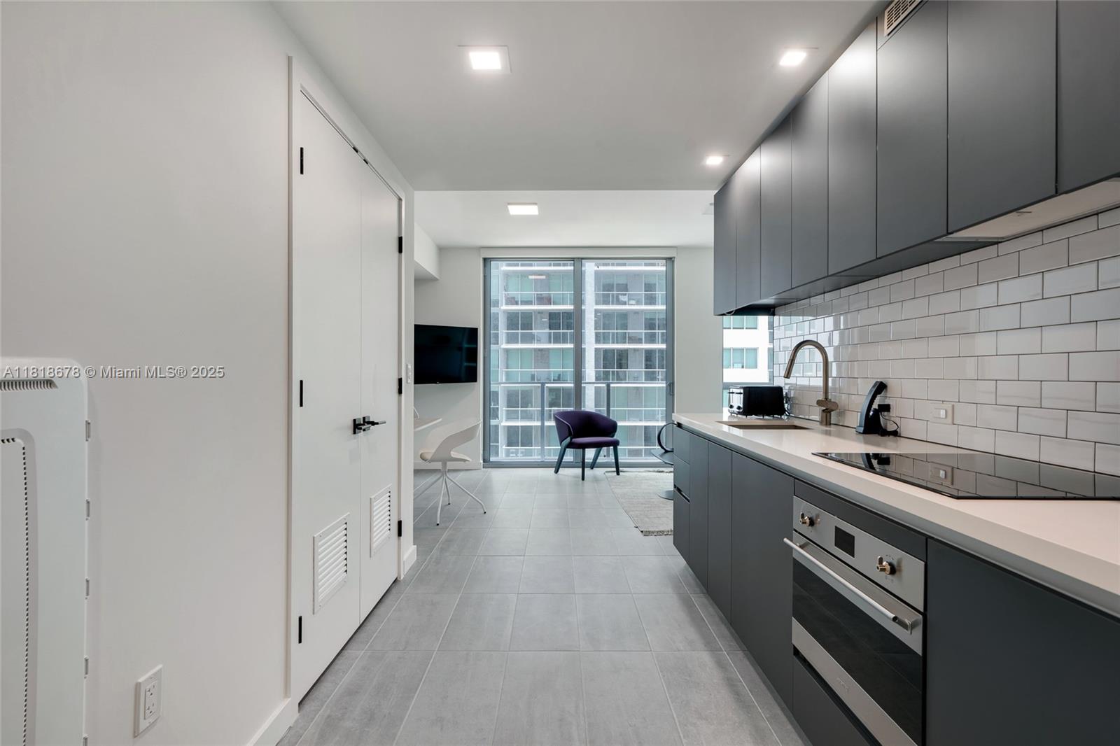 227 NE 2nd St # 2810