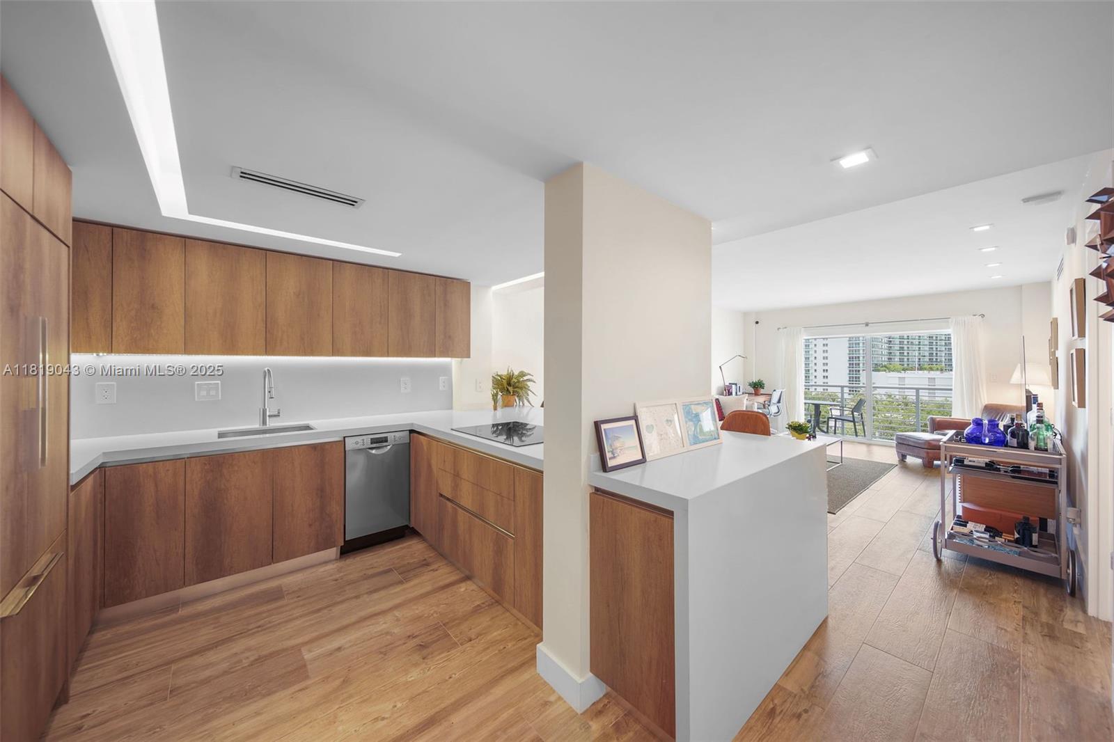 1450 Lincoln Rd # 809