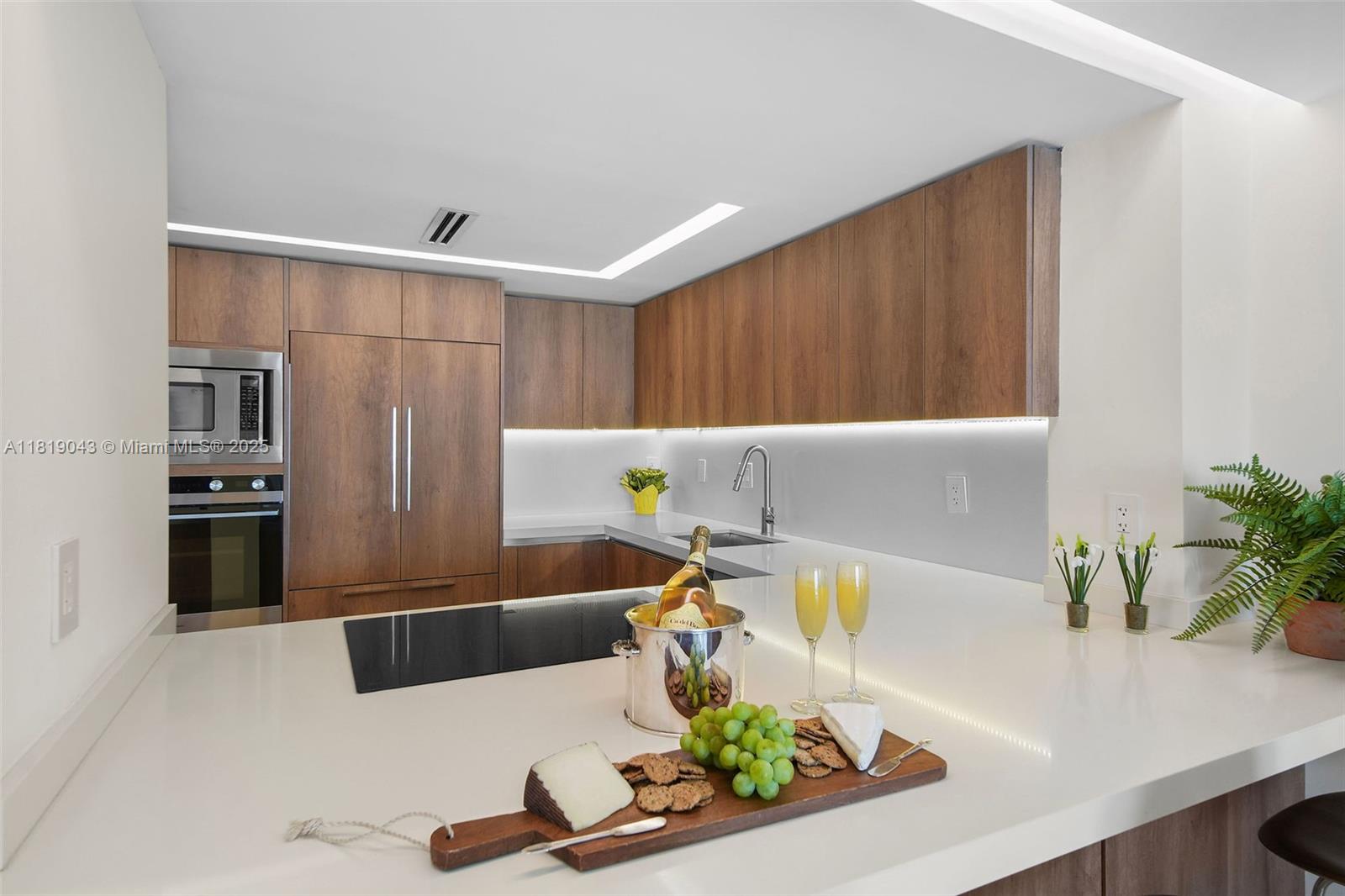 1450 Lincoln Rd # 809