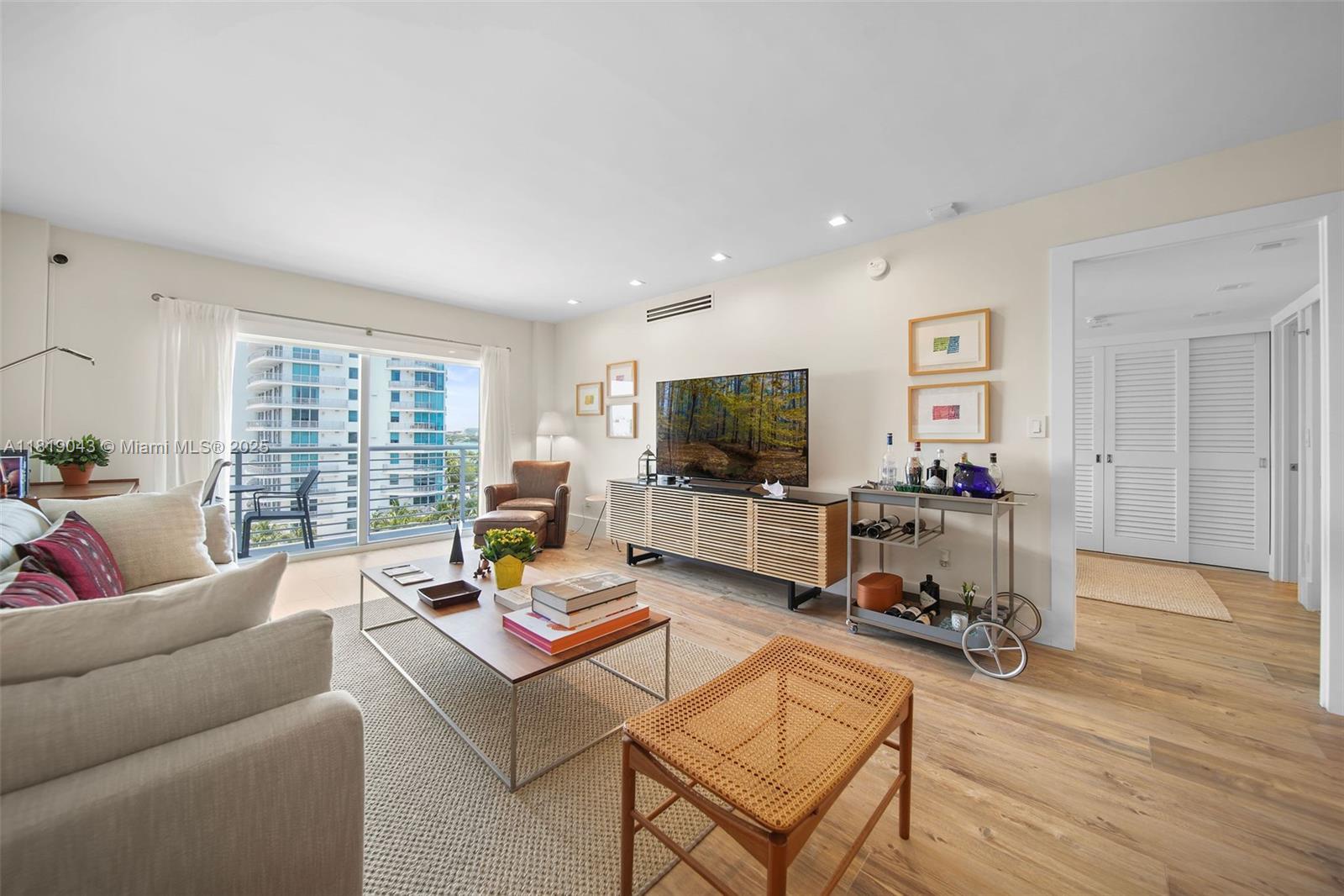 1450 Lincoln Rd # 809