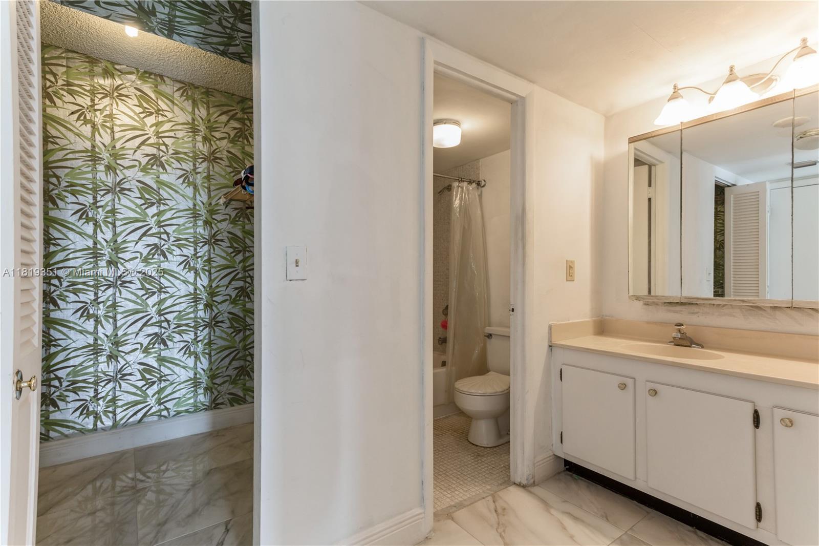 9273 Collins Ave # 1101