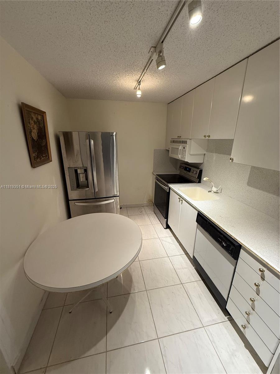 9273 Collins Ave # 1101