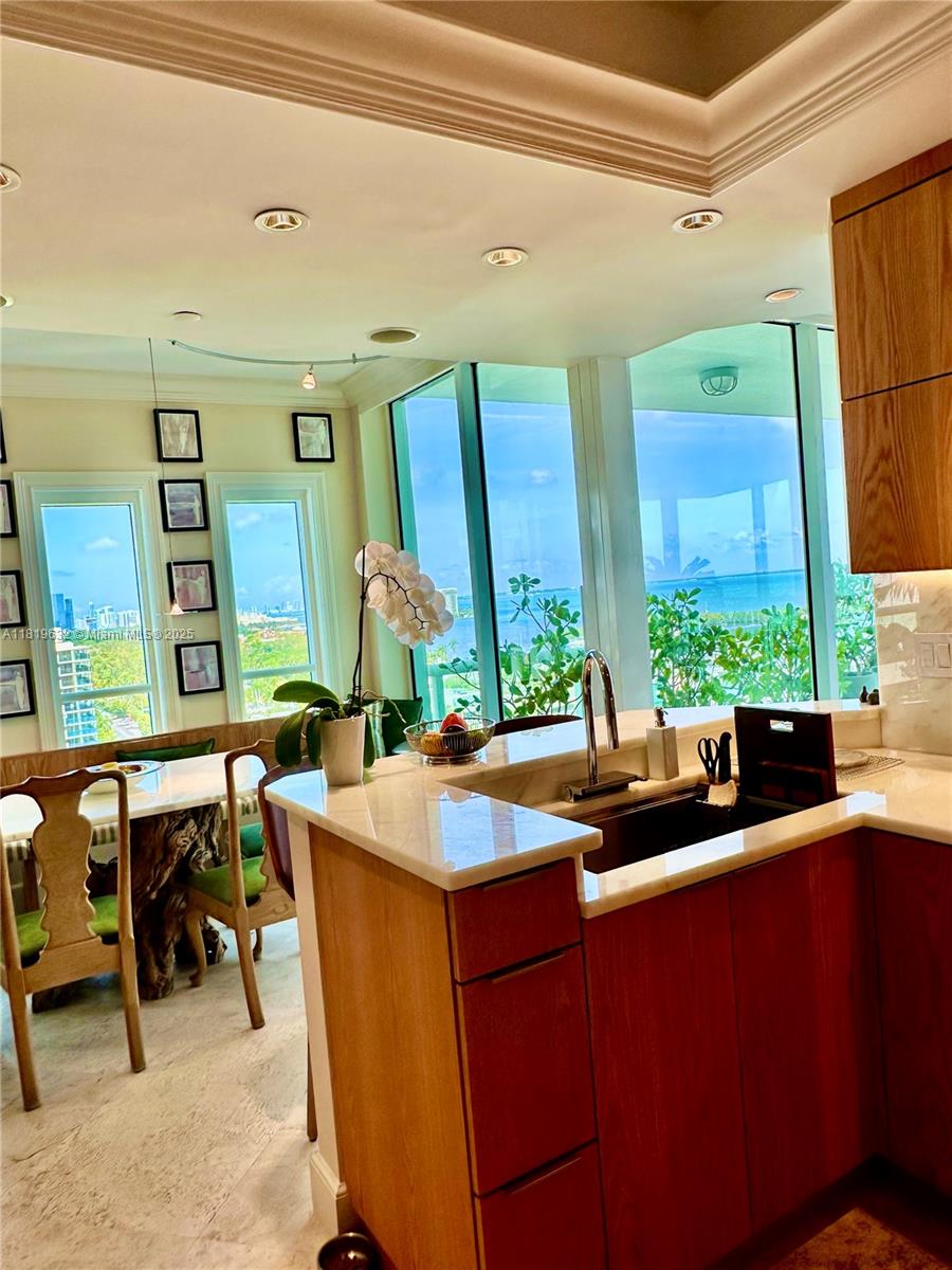 2645 S Bayshore Dr # 1403