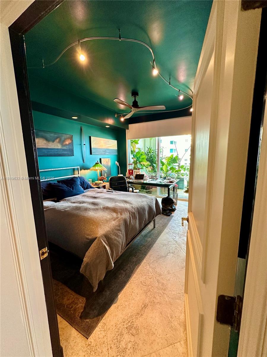 2645 S Bayshore Dr # 1403