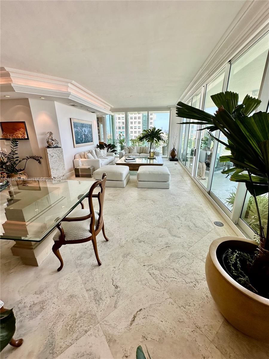 2645 S Bayshore Dr # 1403