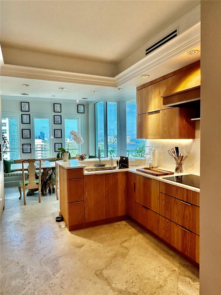 2645 S Bayshore Dr # 1403