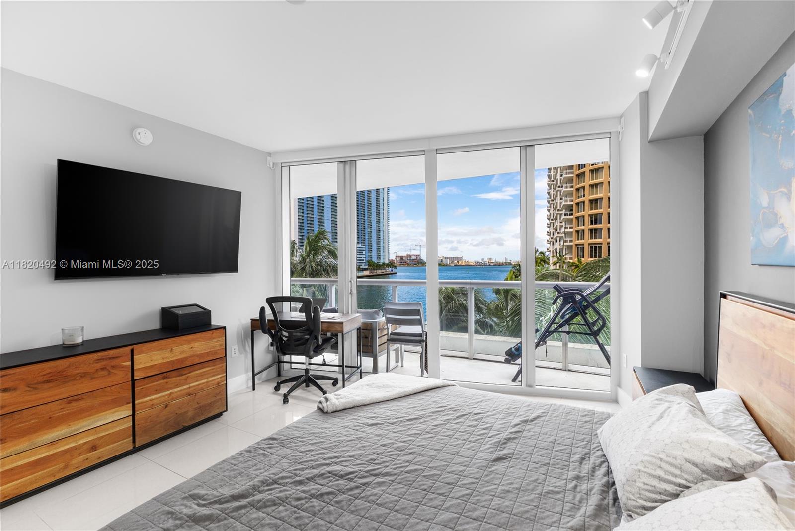 465 Brickell Ave # 417