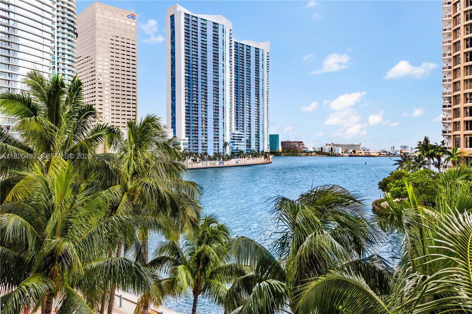 465 Brickell Ave # 417