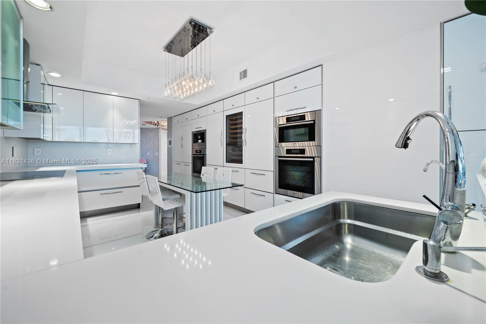 2711 S Ocean Dr # 1202