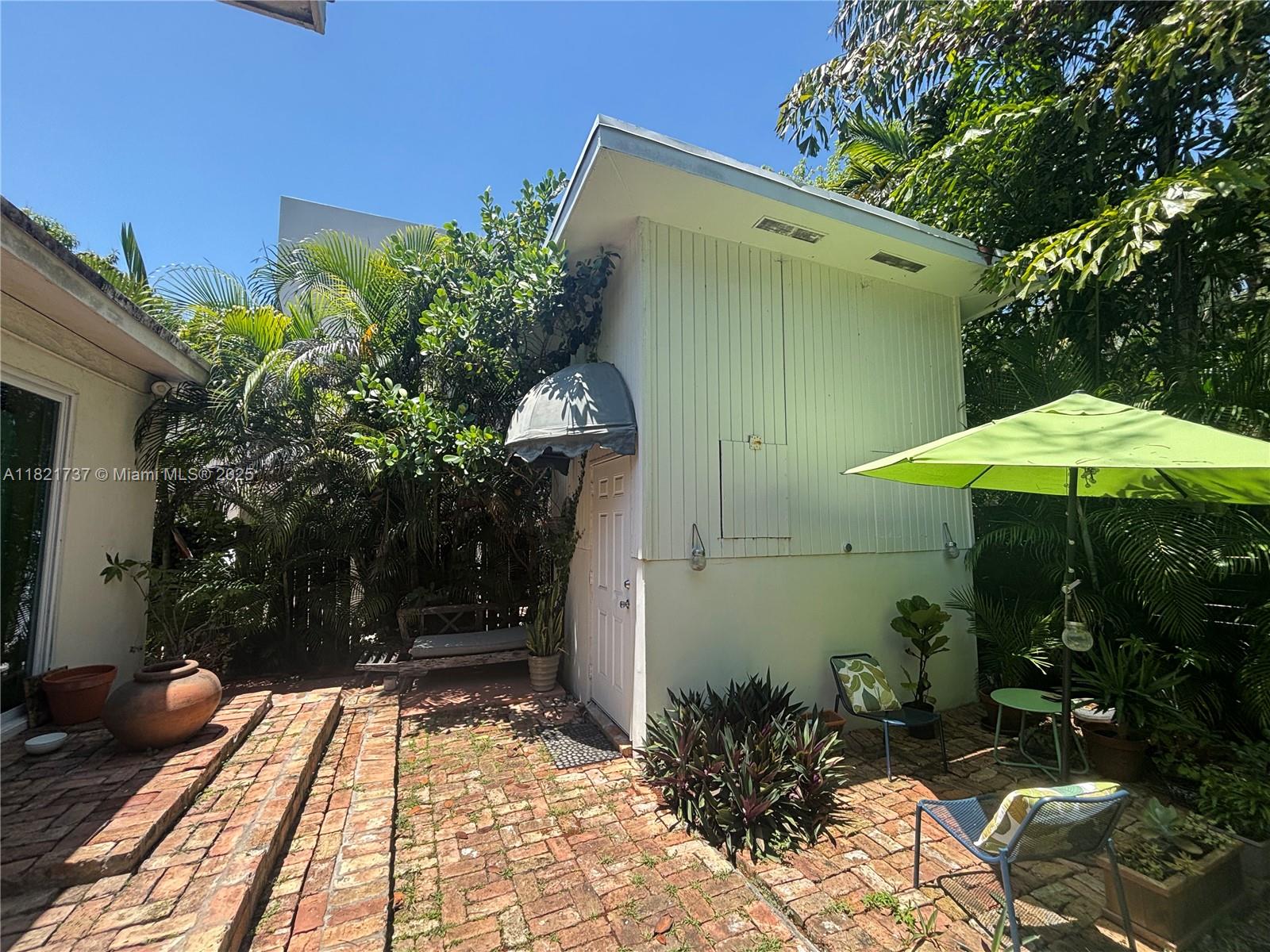 2985 Aviation Ave