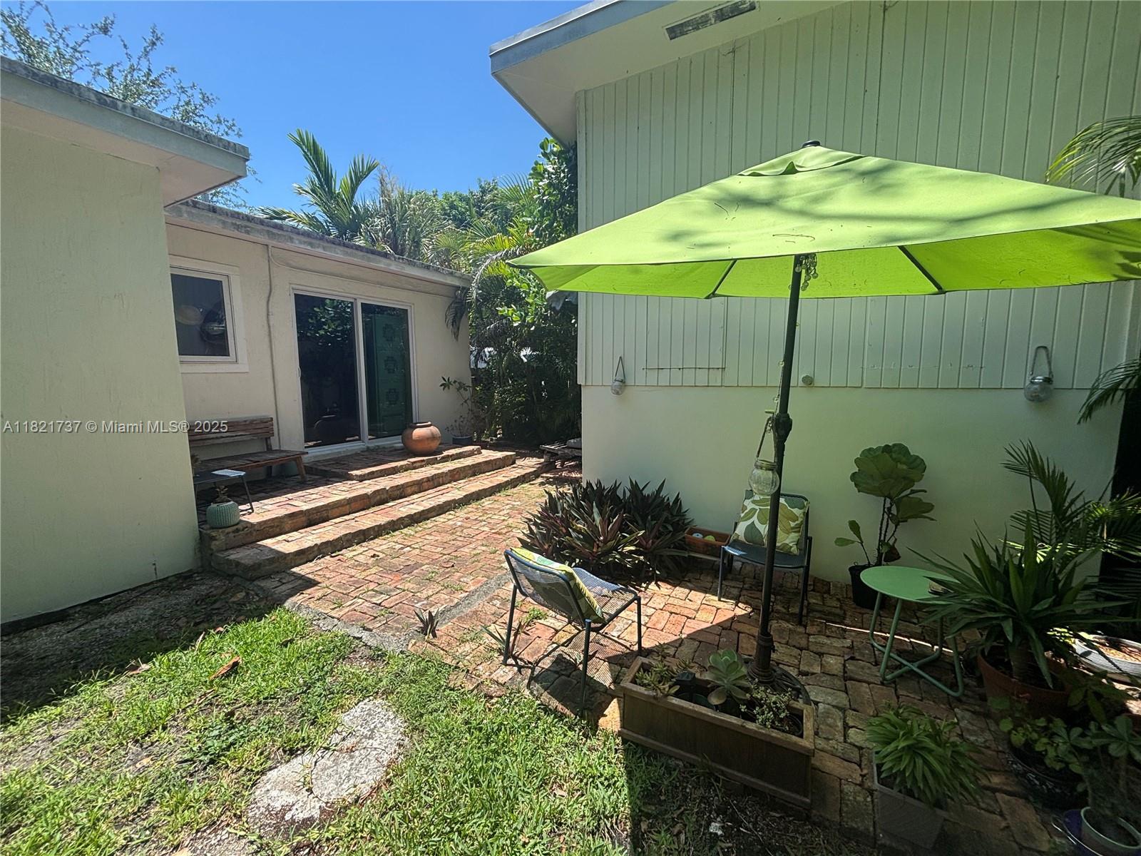 2985 Aviation Ave